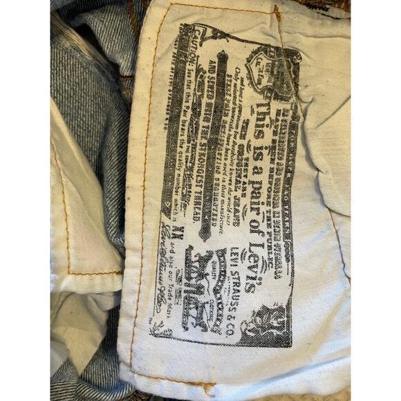 Levi’s 501 Medium Wash Cut Off High Waisted Cotton Denim Shorts Size 27 - Picture 11 of 14